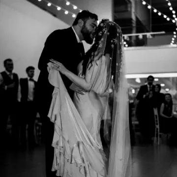 Dancing couple bespoke Juliet veil stars P