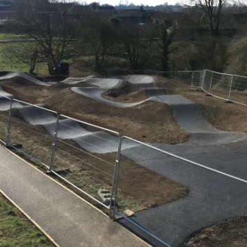 Castle Cary pump track build 02