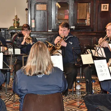 2021CarolsRoundTree_2115c