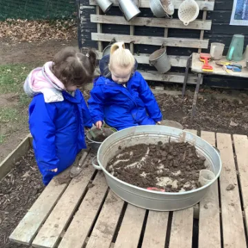 FD5AAE05-09C2-4005-B6F5-FBACD71BC61F