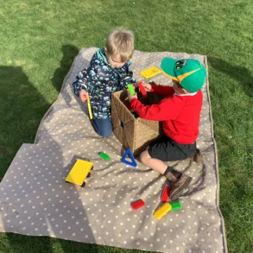 EE1F2370-D144-4D50-8BDA-93A68949F846