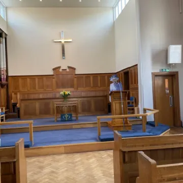 The Queen in chapel