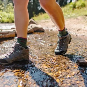 WaterproofHikingBootsforWomen-1
