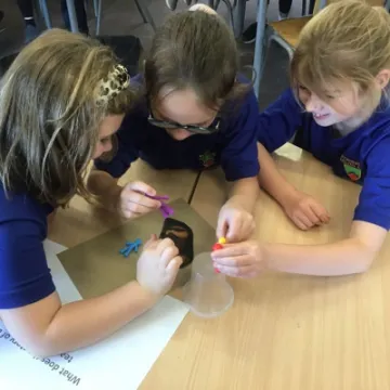 RE Daniel group work Y4