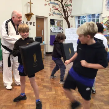 79DFA6DB-5A13-4E2E-BDF8-2B940D4E8958