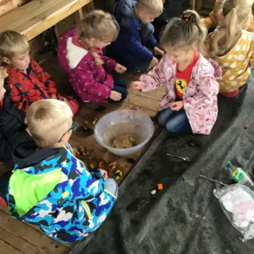 0EBA93A5-FA11-475B-A135-EA534BD82F86