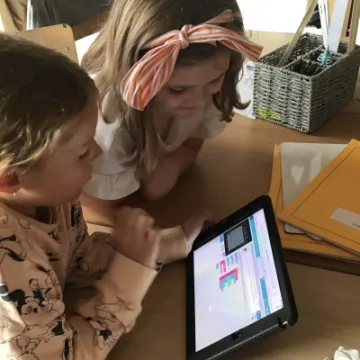 79195664-D417-4BEC-8C14-C1336ECAC9F0