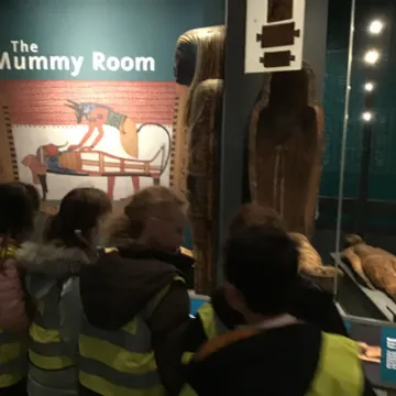 F9045657-B4DF-45DF-AAA9-54149AB33E00