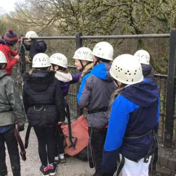 C6B39650-8637-4DE1-9A30-5D3D58405863