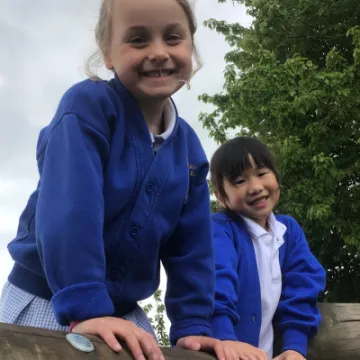 697A8AAF-2A0D-4812-B285-DC8C580F9C1C