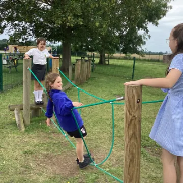 22912DF4-B281-4227-A736-ACDF1B39F80E