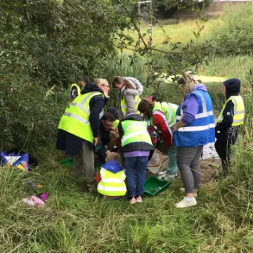 DFD4D035-8C7C-41C1-A4F5-2D8AA475F83C