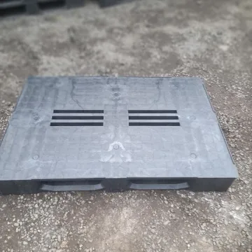 Used plastic pallets
