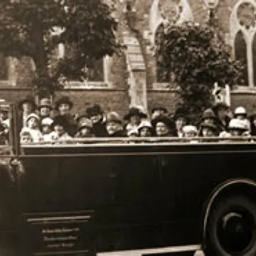 Womens Own Charabanc Outing 19