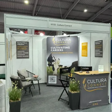 UK DD 25 Stand