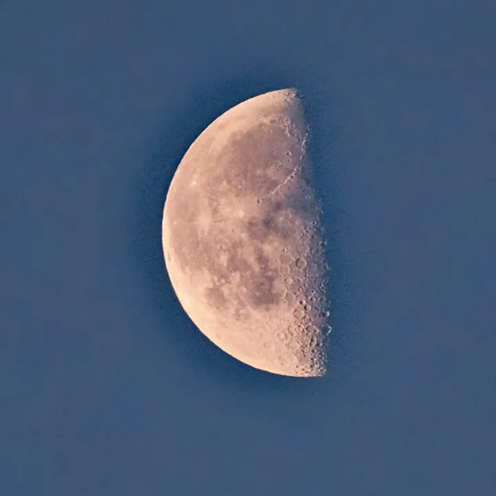 # a Lunar View F8925
