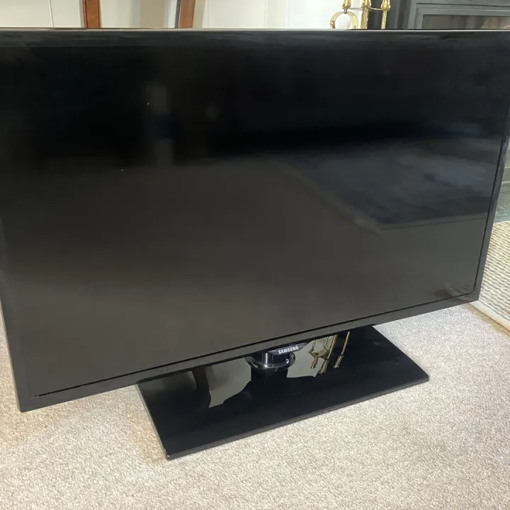 Samsung 32 inch screen HD TV &ndash; Items for sale