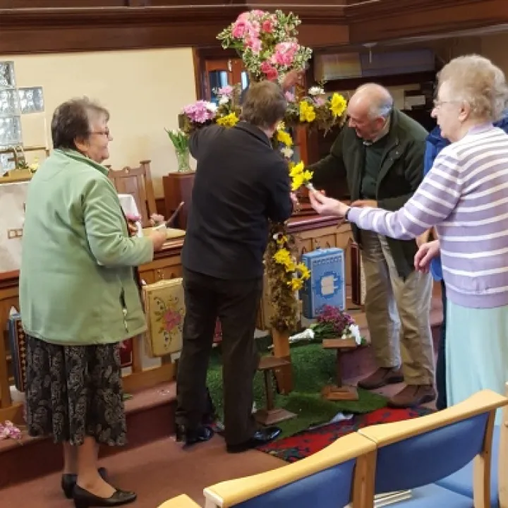 Easter 2016 – Dressing the Cross