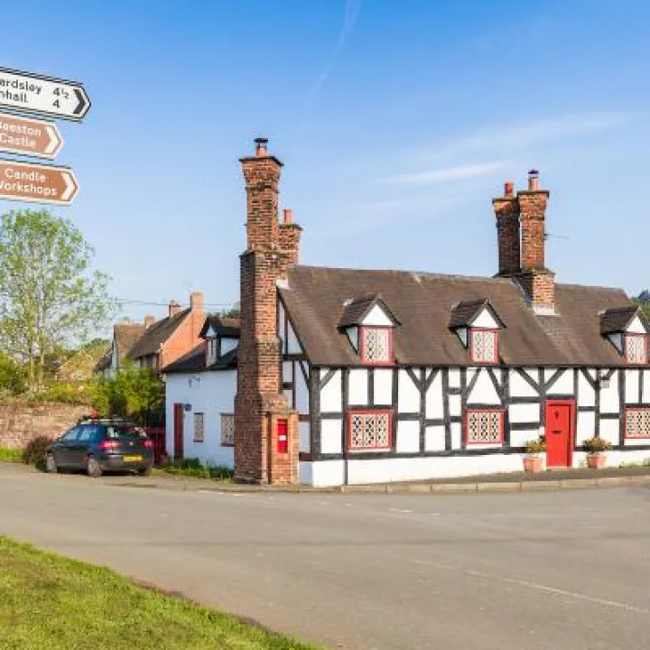Traditional Black and White House at Beeston, Cheshire 5