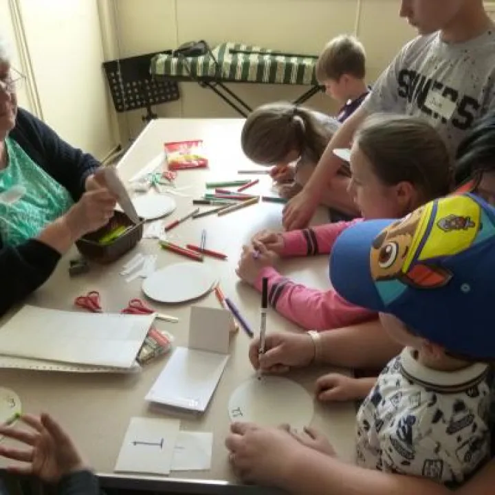 P1000904_Messy Church 14th May 2018