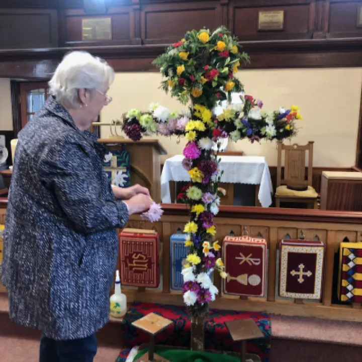 Lenten Cross on Easter Morning 2022_220418