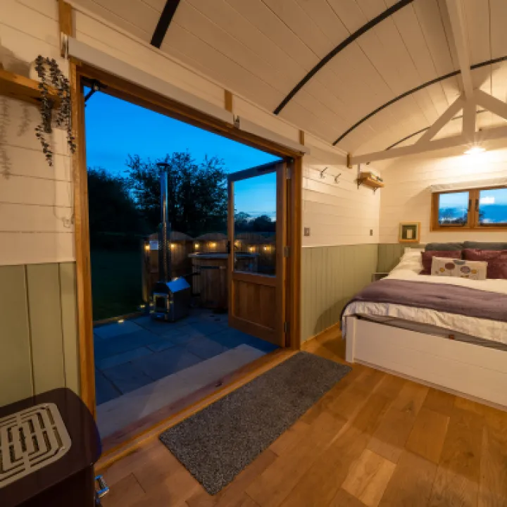Overwater Luxury Glamping Hodnet Interior 2
