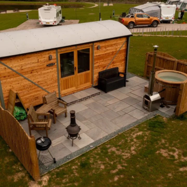 Overwater Luxury Glamping Wellington Exterior 1