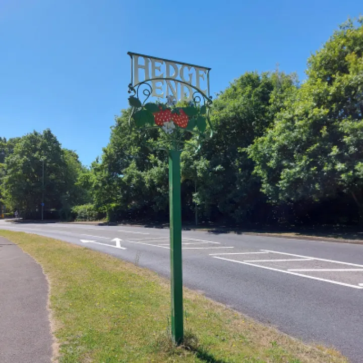 Hedge End signpost