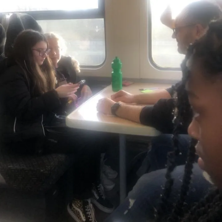 417989537_1597399907463809_594