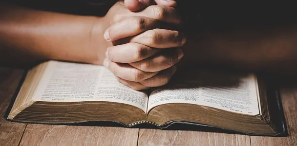 Christian life crisis prayer to god. 