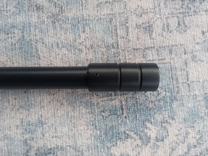 Items for sale
– Curtain pole £5