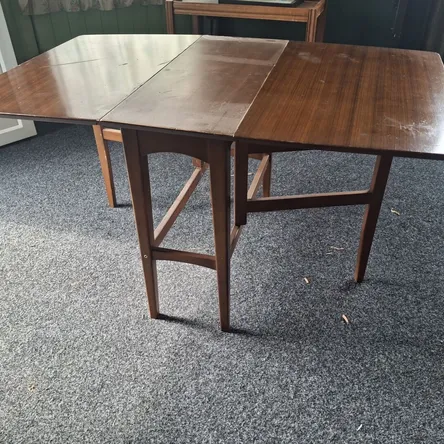 Leafed table