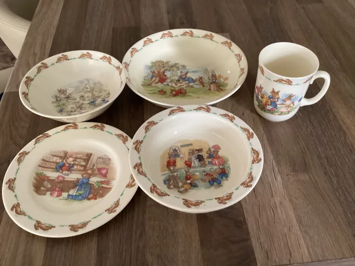 Items for sale
– Royal Doulton Bunnykins items Offers
