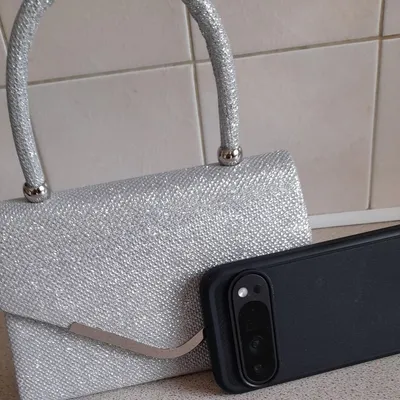 Items for sale
– Beautiful handbag £15.00