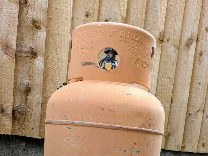 Items free to a good home! &ndash; Propane Gas Cylinder n/r