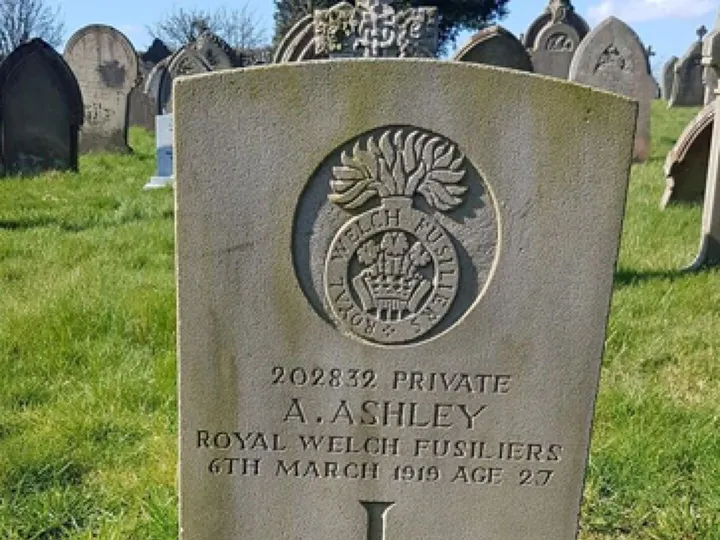 Alfred Ashley Grave