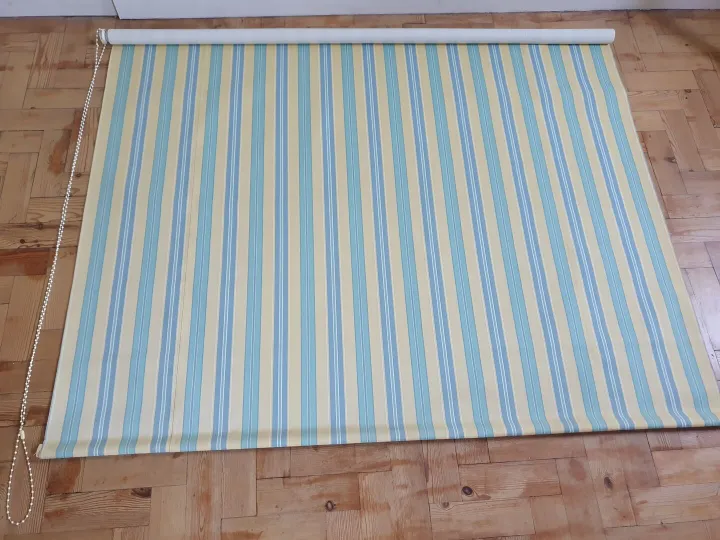 Items for sale &ndash; Large roller blind &pound;10