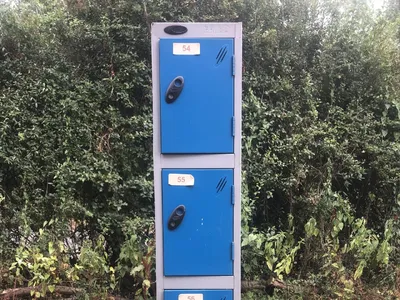 Items for sale
– Metal Locker/Cabinet 20