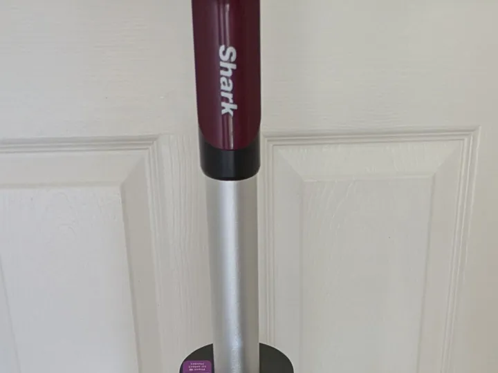 Items for sale
– Shark CarpetXpert HairPro Pet Carpet Cleaner £35