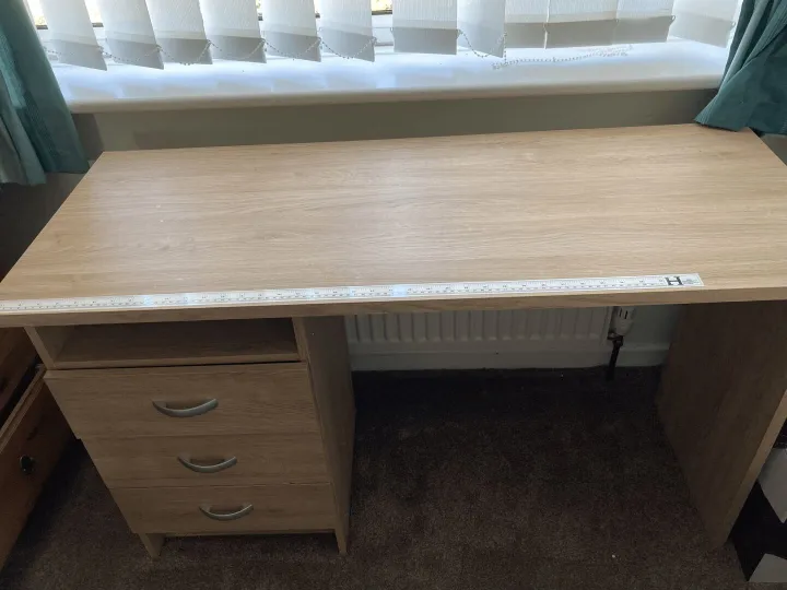 Items for sale &ndash; Desk &pound;5.00