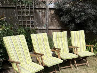 Items for sale
– Royal Craft wooden garden chairs £50.00 for 4 chairs