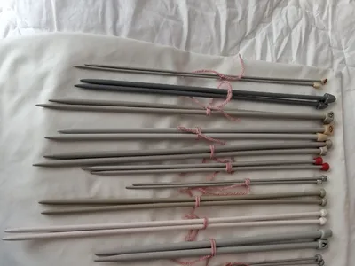 Items for sale &ndash; 17 Pairs of Knitting Needles. &pound;8