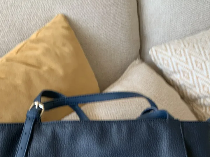 Items for sale
– David Jones navy tote bag £10