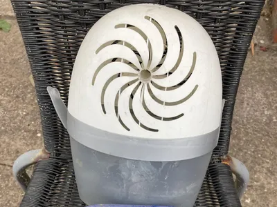 Items free to a good home! – Small dehumidifier n/r