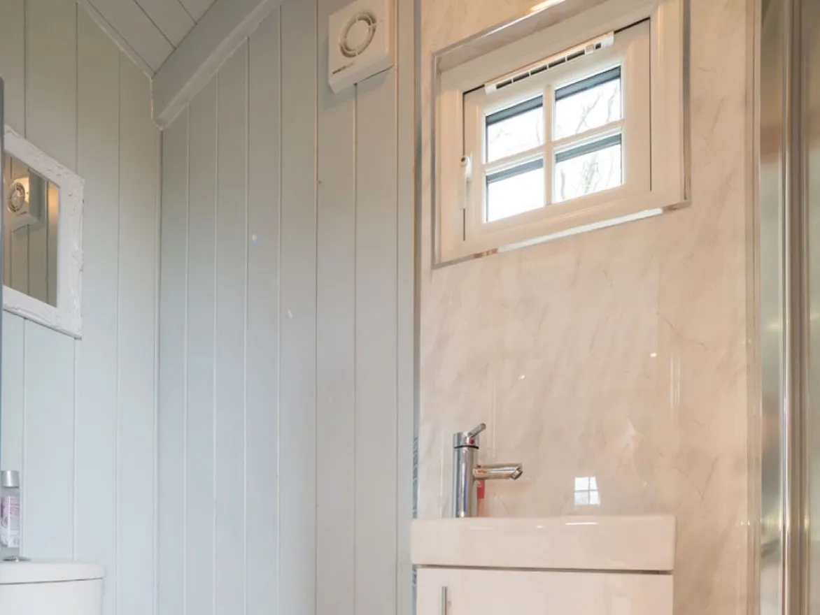 The en suite shower room inside the Shepherd’s Crook