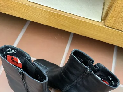 Items for sale
– Ladies Reiker boots £10