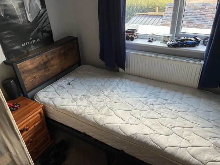 Items for sale
– Single bed with mattress 40