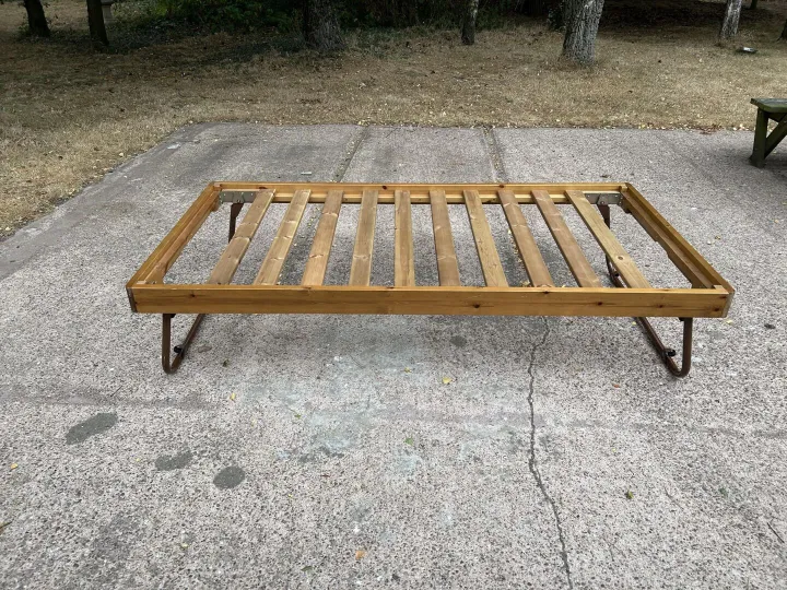 Items free to a good home! &ndash; Pine folding trundle bed Free n/r