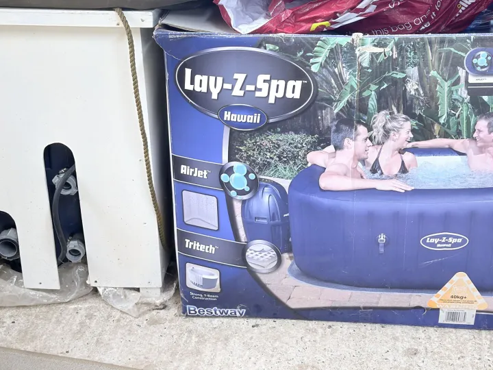 Items free to a good home! &ndash; Lazy Z spa Hawaii hot tub. n/r