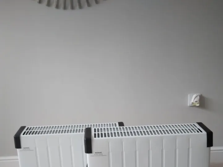 Items for sale &ndash; 2kw Heaters &pound;10 each or 2 for &pound;15